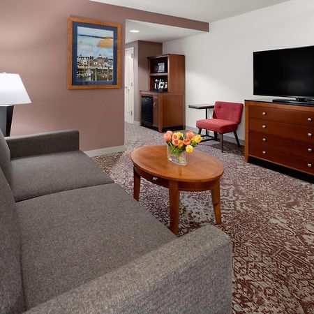 Hilton Garden Inn Milford Buitenkant foto