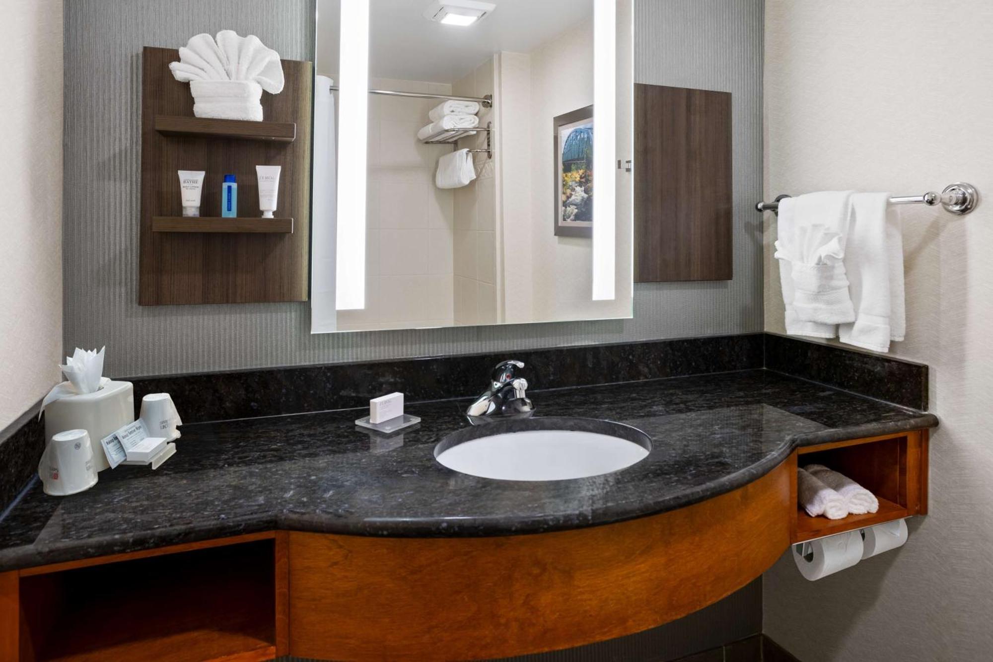 Hilton Garden Inn Milford Buitenkant foto