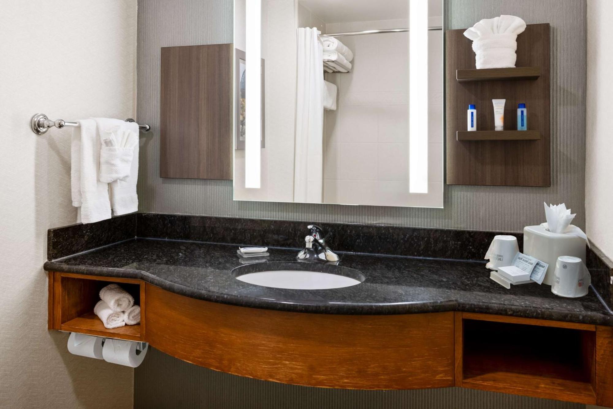 Hilton Garden Inn Milford Buitenkant foto