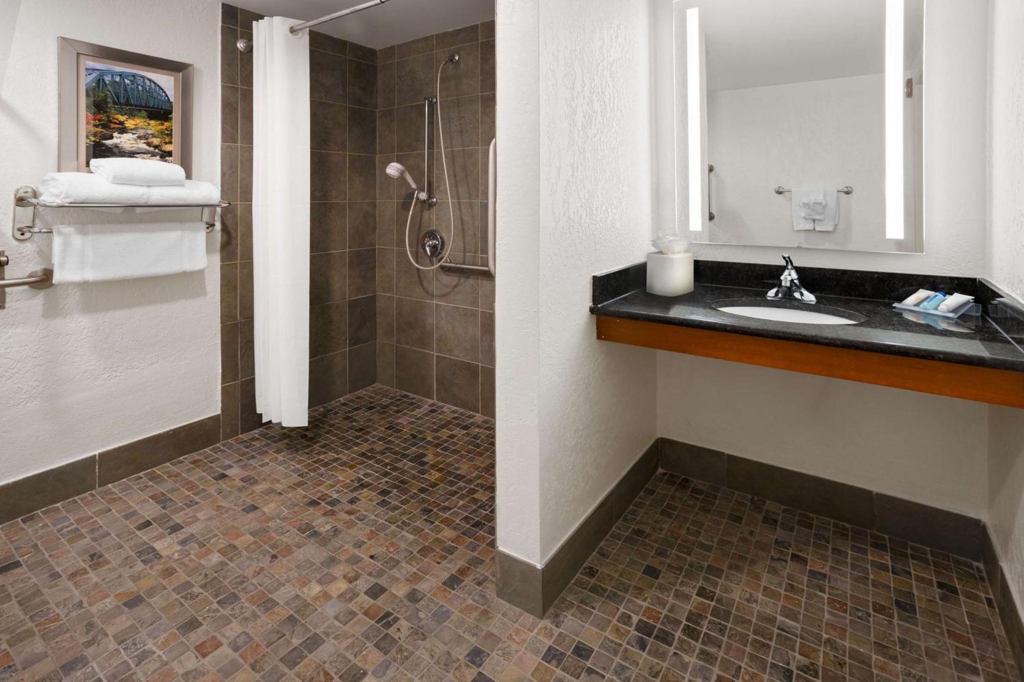 Hilton Garden Inn Milford Buitenkant foto